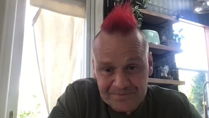 COAL CHAMBER's MIKEY COX Opens Up About His Cancer Battle: 'I Did Five Weeks Of Radiation, Which Was Pure Hell'
