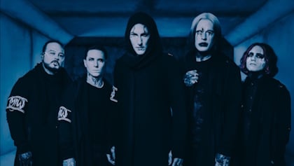 MOTIONLESS IN WHITE Returns With New Single 'Afraid Of The Dark'