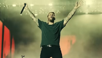 AVENGED SEVENFOLD's M. SHADOWS On Mixed Response To 'Life Is But A Dream…' Album: 'I Don't Think Any Of That Stuff Weighs On Me At All'