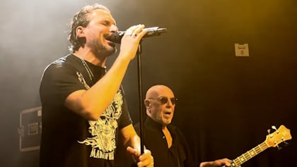 NAZARETH's PETE AGNEW: New Singer GIANNI PONTILLO Was 'A Gift From The Gods'