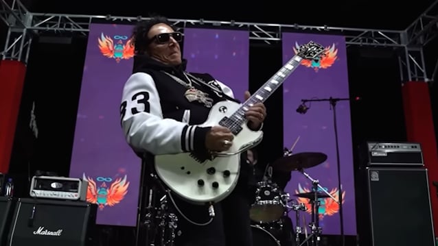 JOURNEY's NEAL SCHON: 'I Have Been Fortunate To Create Songs With Musicians That Became The Soundtrack To People's Lives'