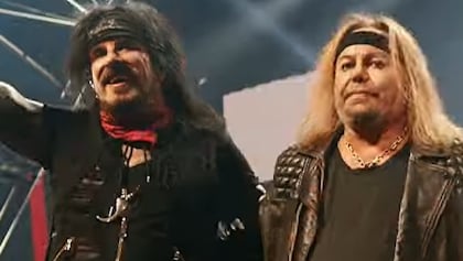 NIKKI SIXX Defends His 'Brother' VINCE NEIL After Fan Calls MÖTLEY CRÜE Frontman A 'Fat S***' Who 'Can't Sing'