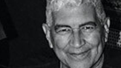 FOO FIGHTERS Guitarist PAT SMEAR To Miss Tour Dates Due To 'Bizarre Gardening Accident'