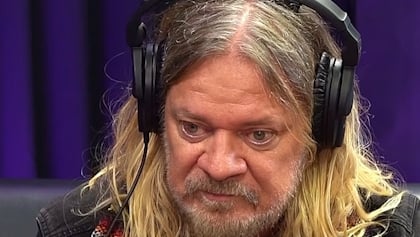 CORROSION OF CONFORMITY's PEPPER KEENAN Says DAVE GROHL Offered To Pay For REED MULLIN's Rehab Before Drummer's 2020 Death