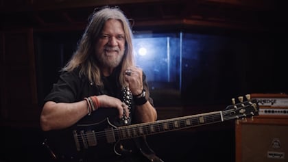 PEPPER KEENAN Teaches You How To Play CORROSION OF CONFORMITY And DOWN Riffs