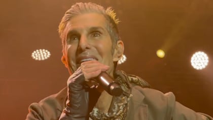 PERRY FARRELL Files Lawsuit Against JANE'S ADDICTION Members Just Hours After They Sued Him
