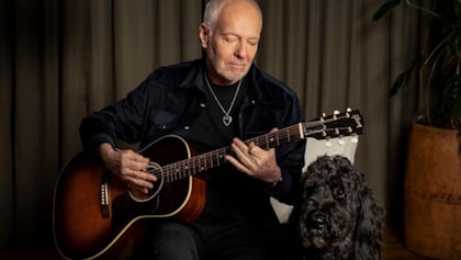 PETER FRAMPTON Announces First Original Album In 16 Years, 'Carry The Light'