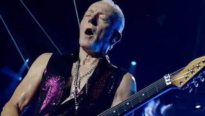 DEF LEPPARD's PHIL COLLEN On A.I. In Music: 'I Think You Have To Accept And Embrace Any New Technology'