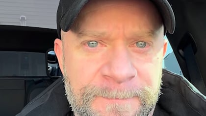 'Right-Winger' ALL THAT REMAINS Singer PHIL LABONTE: 'Therapy Is For Women. Men Don't Solve Their Problems By Talking.'