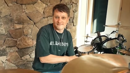 Watch: KORN's RAY LUZIER Takes You Inside His Home Studio
