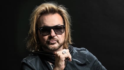 RIKKI ROCKETT Confirms He Will Perform POISON's Entire 'Look What The Cat Dragged In' Album With THE ROCKETT MAFIA