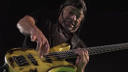 METALLICA's ROBERT TRUJILLO On Watching BLACK SABBATH Soundcheck For 'Back To The Beginning': 'It Was So Beautiful'