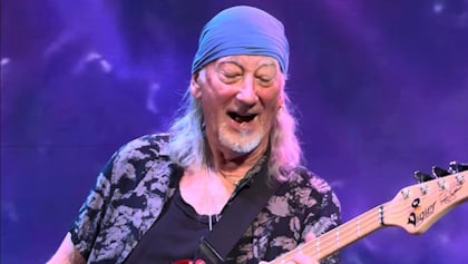 DEEP PURPLE's ROGER GLOVER Explains Why He Never Gets Tired Of Playing 'Smoke On The Water': 'I Listen To It From The Audience's Perspective'