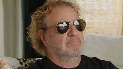 SAMMY HAGAR Praises BON SCOTT-Era AC/DC: 'That Early Stuff Is Just So Badass. That Is Rock And Roll.'