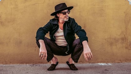 RIVAL SONS Guitarist SCOTT HOLIDAY Shares 'Autonomatic' Single From HOL1D4Y Solo Project