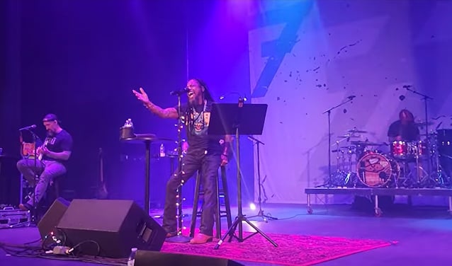Watch: SEVENDUST Performs In Detroit During 'Southside Double-Wide: Acoustic Live' Fall 2025 Tour
