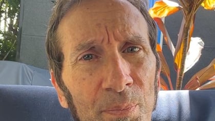SHANNON LARKIN Apologizes To NIKKI SIXX Over 'Backing Tracks' Comment: 'I Was Not Doing That To Attack You'