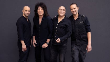 KISS Guitarist TOMMY THAYER Teams Up With DAN REED In New Band SHOGUN MOJO