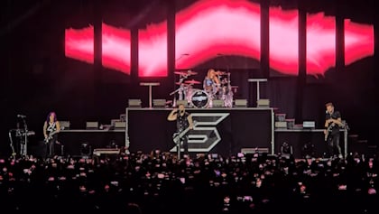 Watch: SKILLET Performs Upcoming Single 'Scream' Live For First Time In Bulgaria