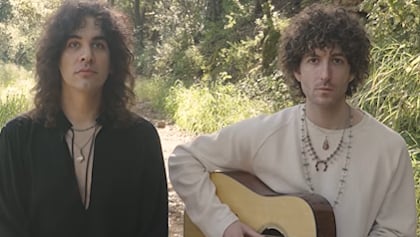 STANLEY SIMMONS, Featuring Sons Of KISS's PAUL STANLEY And GENE SIMMONS, Shares Third Single 'Temporary Love'