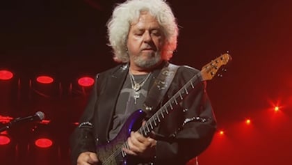 STEVE LUKATHER On EDDIE VAN HALEN Album He Is Working On With ALEX VAN HALEN: 'This Is Not Throwaway S***'
