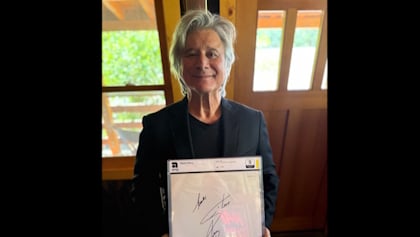 Ex-JOURNEY Singer STEVE PERRY Once Again Opens Up Personal Archive For Special Charity Holiday Auction