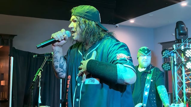 Watch: STEVE 'ZETRO' SOUZA Performs EXODUS And TESTAMENT Classics In Anaheim