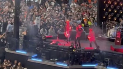 Watch: STONE TEMPLE PILOTS Perform Medley Of Biggest Hits At LAS VEGAS RAIDERS Vs. DENVER BRONCOS Game