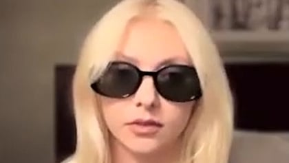 THE PRETTY RECKLESS's TAYLOR MOMSEN On 'Dear God' Album: 'We Had A Very Wonderful Time Making This Record'