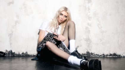 THE PRETTY RECKLESS Announces Fifth Studio Album 'Dear God', Shares New Single 'When I Wake Up'