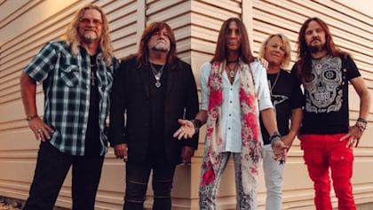 TESLA Announces 'Homage' Album Details, Shares Cover Of CLIMAX BLUES BAND's 'I Love You'