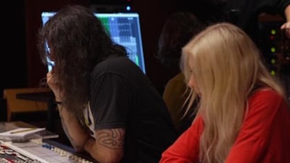 THE PRETTY RECKLESS Teams Up With DAVE GROHL For 'About You' (Bonus Version)