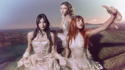 THE WARNING Announces 'Everything's Falling' Album, Shares 'Ritual' Single