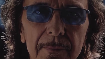 TONY IOMMI On His Battle With Lymphoma: 'As Far As The Cancer Is Concerned, It's Stayed Away At The Moment'