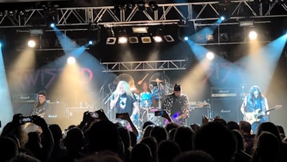 Watch: TWISTED SISTER Plays First Concert With SEBASTIAN BACH On Lead Vocals