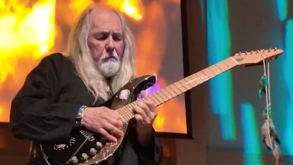 ULI JON ROTH On Guitarists' 'Pursuit Of Technical Brilliance': 'Too Many Players Start Sounding Like Typewriters'