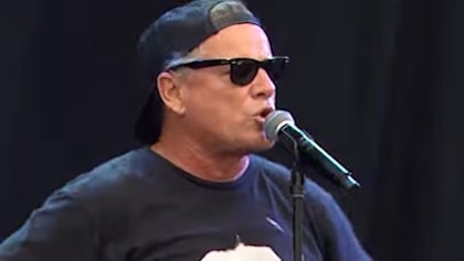 UGLY KID JOE's WHITFIELD CRANE Looks Back On His Friendship With LEMMY: 'I Really Appreciated His Wisdom A Lot'